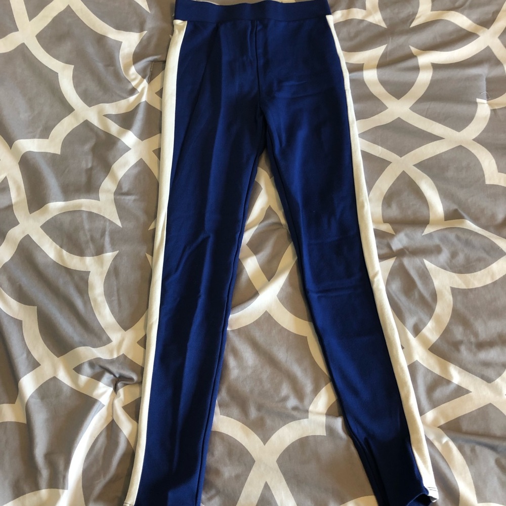 Navy blue leggings with white stripes
